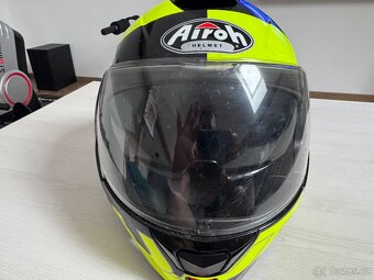 Překlopná helma Airoh - 10
