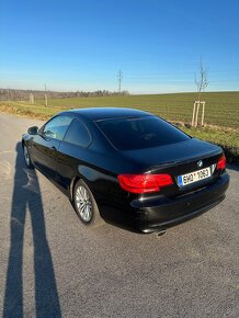 BMW E92 320 D manuál - 10