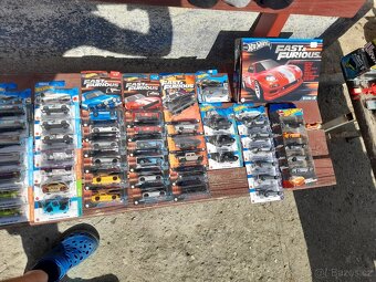 Hot weels pres 320ks - 10