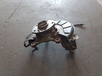 Pravá přední těhlice, velký typ Škoda Octavia II RS - 10