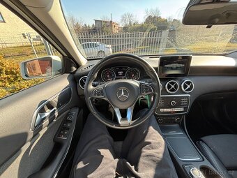 Mercedes-Benz A 180 (2017) - 10