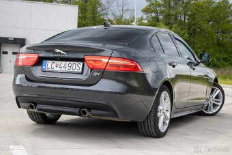 Jaguar XE 2.0 I4P R-Sport AT - 10