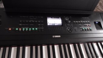 YAMAHA DGX 670 - 10