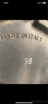 Krásné černé celé kožené kozačky - 10