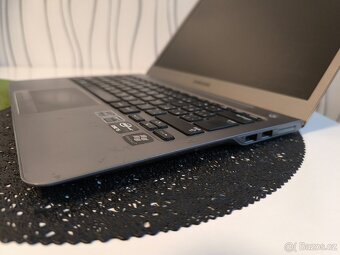 Samsung 530U - 10