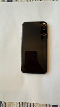iPhone 11 64GB ideální - 10