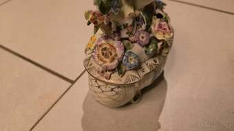 Porcelánová dóza zdobená chlapec s dívkou míšeň - 10