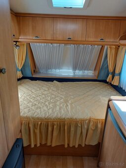 Prodám karavan Hobby 400sf,r.v.2004 + mover + předstan. - 10