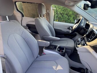 Chrysler Pacifica 3,6 RU Čocka Adapttemp 2020 - 10
