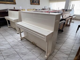 Bílý Petrof mod. 120 - S1 r.v 2006 se zárukou. PRODÁNO - 10