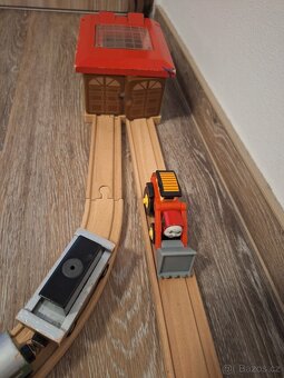 Dvě velké sady vláčkodráhy Woody a mašinky Tomáš - 10