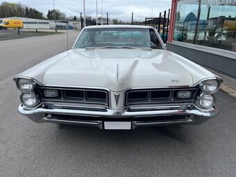 1965 Pontiac Grand Prix - 10