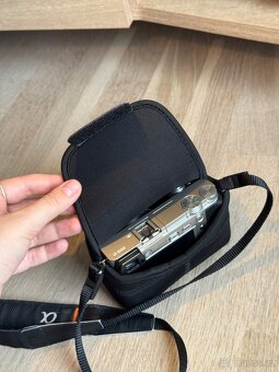 Sony Alpha a6000 + 16-50 mm + příslušenství - 10