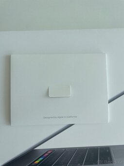 MacBook Pro 15” - Intel Core i7, 16 GB RAM, 512 GB SSD - 10