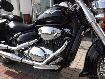 Suzuki C800 Intruder - 10