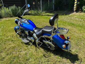 Kawasaki VN900 Classic - 10