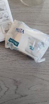 BRITA Skleněná filtrační konvice 2,5 l včetně noveho filtru - 10