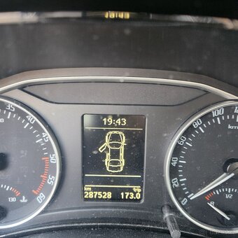 SKODA OCTAVIA II FACE ROK 2010 1.9 TDI BEZ DPF - 10