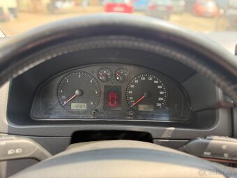 VW Multivan T5 2.5 TDi 128 kW, 2008 – prostorný + tažné - 10