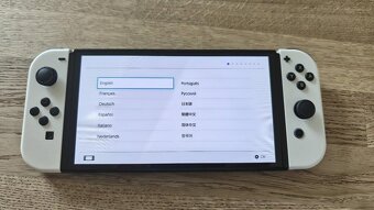 Nintendo Switch OLED s příslušenstvím - 10