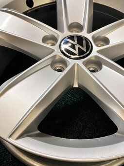 5x112 R16 Originál VW T-Roc / Corvara - jako nové - ET 43 - 10