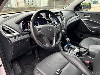 Hyundai Grand Santa Fe - 10