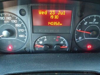 Peugeot boxer 30.10.2015 bez močoviny najeto pouze 140000km - 10