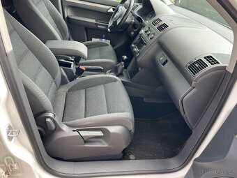 VW Touran 1,6TDi, mód 2011, naj 205000km - 10