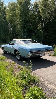 Buick riviera gs - 10
