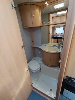 Karavan Dethleffs Camper EF2 - 10
