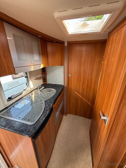 Dethleffs Nomad - předstan, sprcha - 10