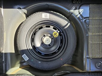 Ford Fusion 1.4 16V, 59 kW, benzín, Midnight sky metalíza - 10