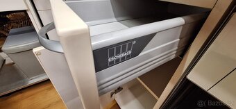 Rohová kuchyňská linka se spotřebiči - 10