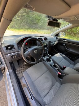 Volkswagen Golf 5 2009 rok - 10