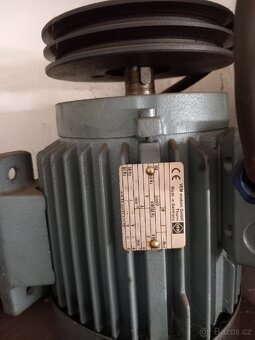 Různé elektromotory - 10