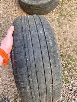 Goodyear grip 215/55/17 - 10