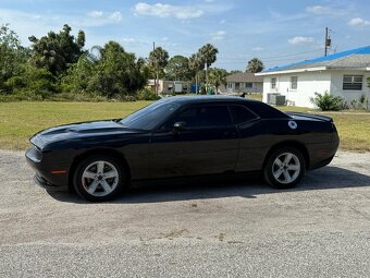 Dodge Challenger 3.6 V6 SXT PLUS - 10