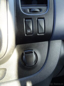 Opel Vivaro 1,6 dCi 92 kW L2H1,6míst,1x maj. nyní po servisu - 10