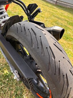 KTM Duke 125, rok 2020, najeto 15900 km, 11 KW - 10
