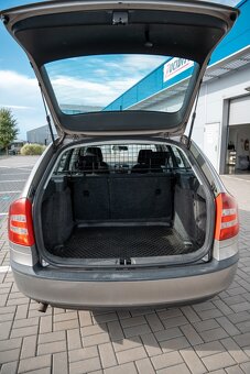 Škoda Octavia 2 1.6ccm, 75 KW benzín - servisovaná - 10