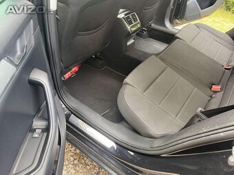 Škoda Superb 2,0 TDI DSG r.v. 2016 combi černé, tažné - 10