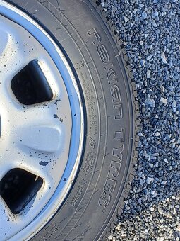 Zimní kola Dacia Duster Nokian 215/65/16 vzorek 8mm - 10