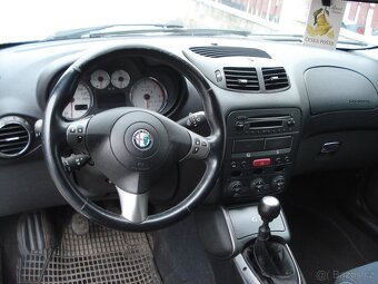 Alfa Romeo GT 1.9 JTD - 10