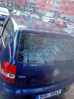 VW Fox 1,2i na dodělání nebo ND po ťukanci na bok, r.v 08 - 10