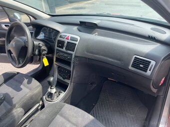 PEUGEOT 307 SW PANOARAMA 2.0 HDI 66KW 7 Míst 2004 - 10