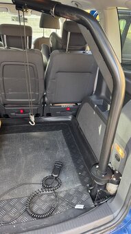 Touran s nakladačem - 10