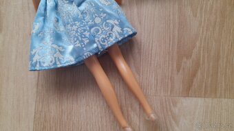 02 - Panenka "BARBIE" + náhradní šaty - 10