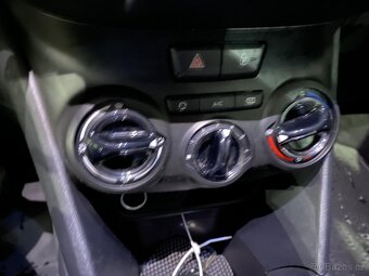 Peugeot 208 1.4i ,  70 kW benzín, 2012 - 10