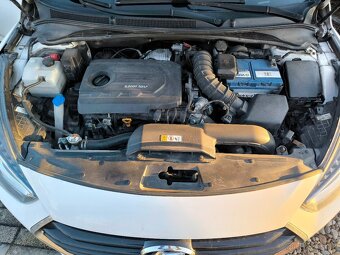 Hyundai i40 combi 1.7CRDi manuál 11/2016 - 10