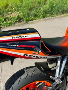 Honda CBR 1000rr repsol (2007) - 10